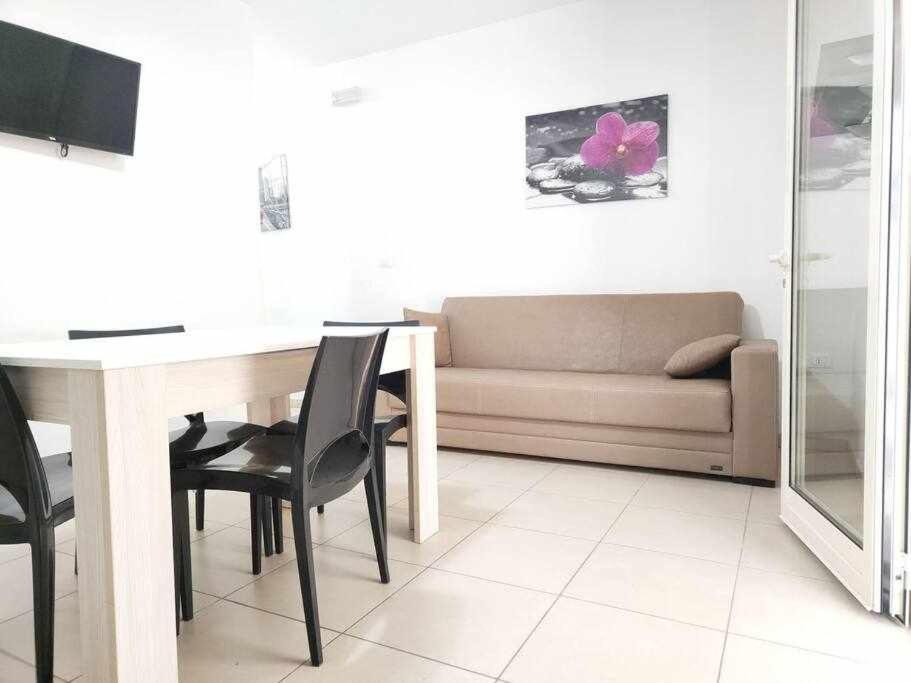 App Girasole 1A 300 Metri Dal Mare In Salento Apartment Torre San Giovanni Ugento Bagian luar foto